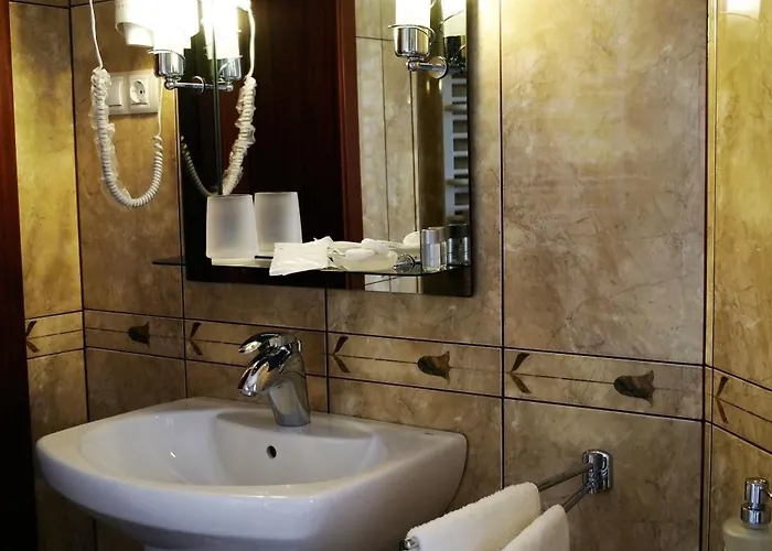 Otel Iris 4*